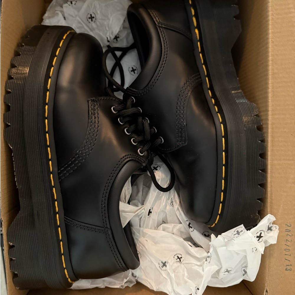 Dr. Martens 8053 Leather Platforms - Size 7